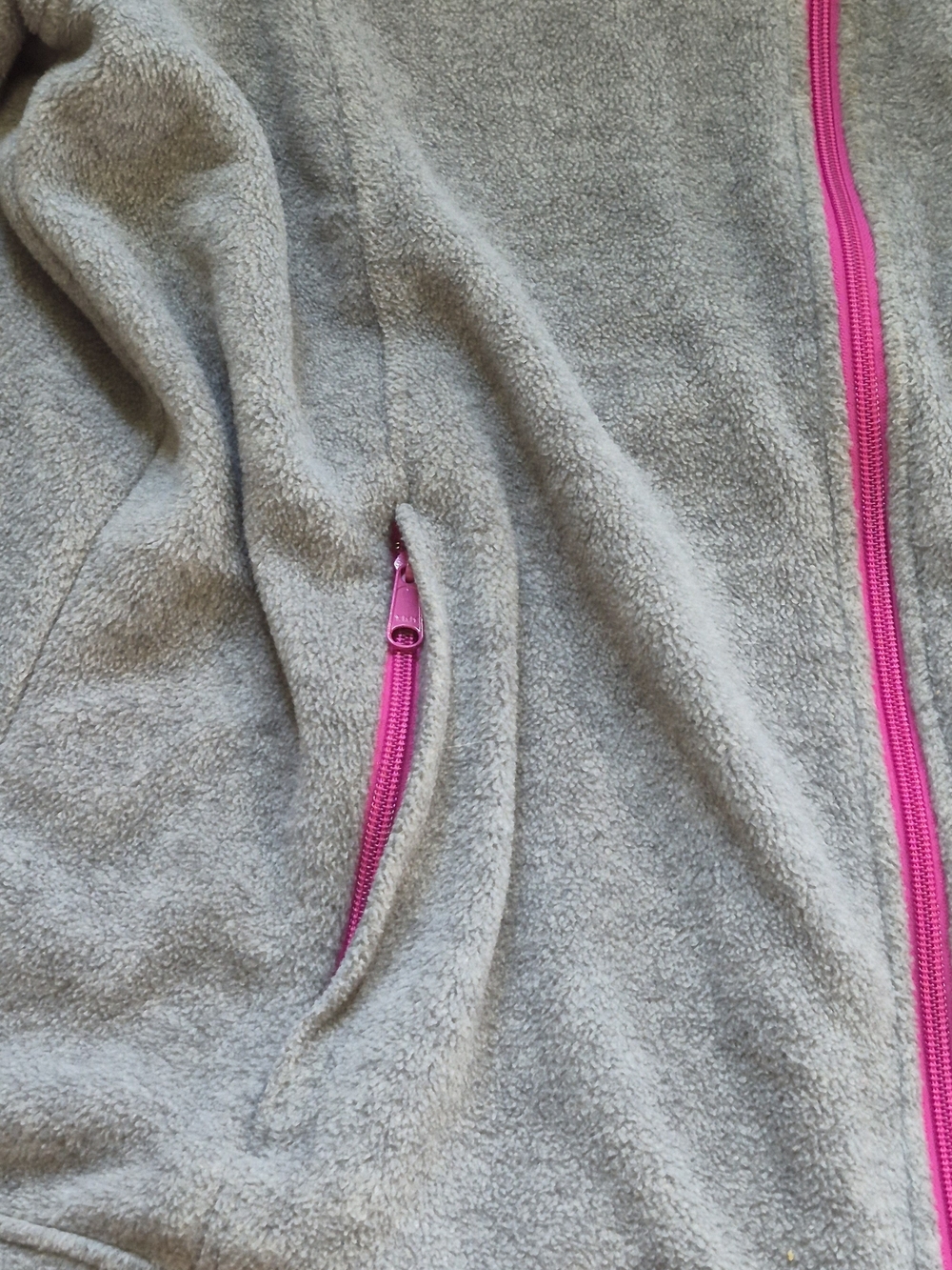 Columbia Women's Gray Fleece Jacket with Pink Zipper- 2X - Picture 5 of 6